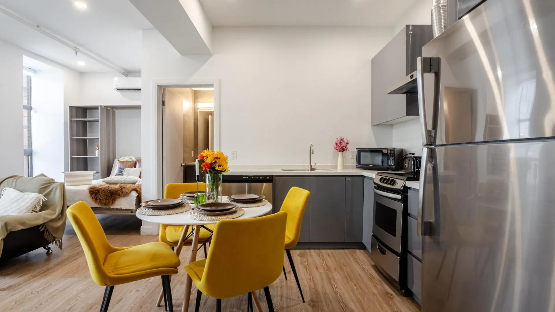 Modern 1Bdr Apartment On Bishop - Mtl Montreal